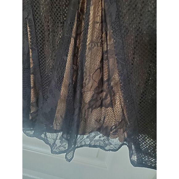 Tadashi Shoji Black Netted and Floral Lace Knee Length Gothic Dress, Size 6 - Picture 8 of 13